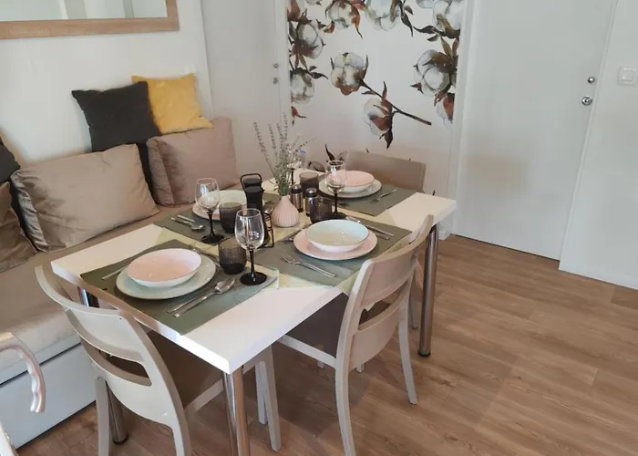 Mobile Annika Mar Nyaraló Selce