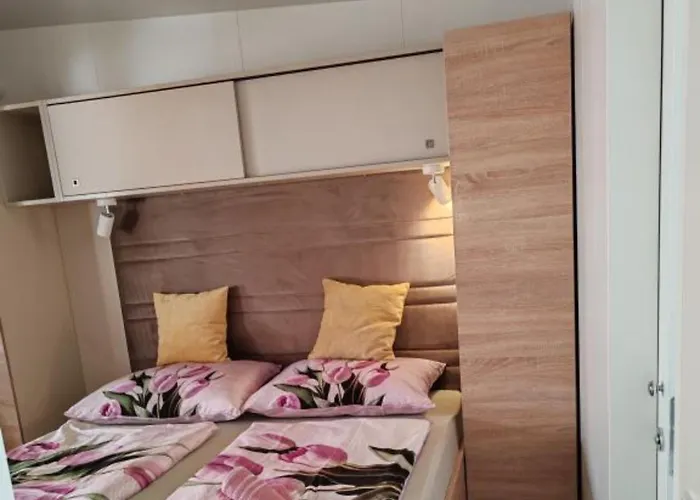 Mobile Annika Mar Selce