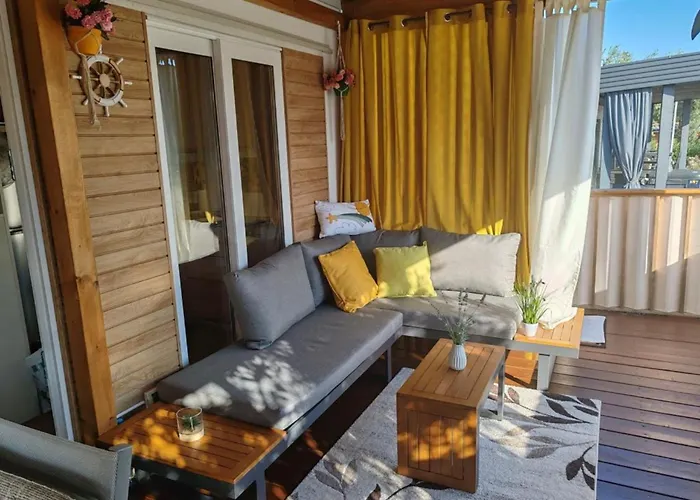 Mobile Annika Mar Vikendica Selce